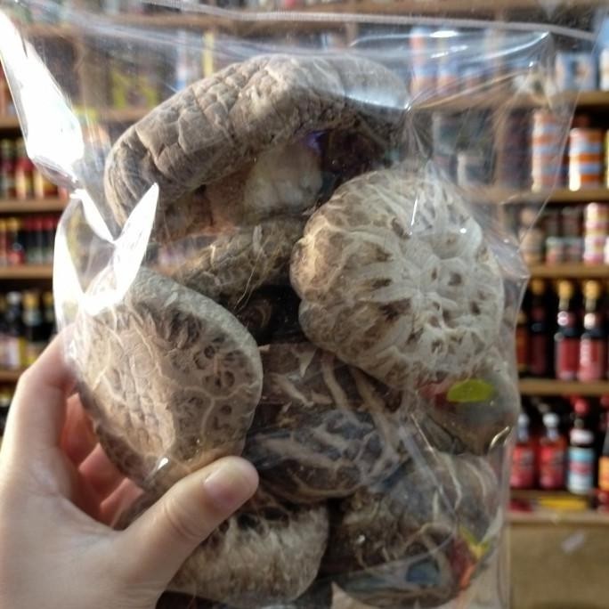 

Jamur Hioko Kering/ Shitake Mushroom uk. 5-7 250gr