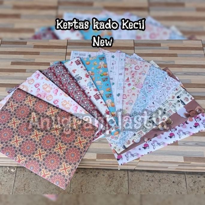 

langsung order saja] Kertas Kado 64 cm x 49,5 cm / bungkus souvenir / bungkus kado PER PCS