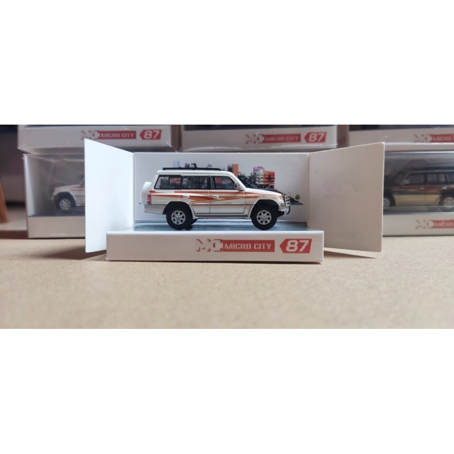 Micro City 87 Mitsubishi Pajero skala 1/87 - Putih