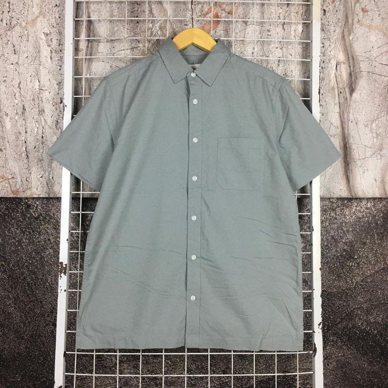 Kemeja Lengan Pendek Pria Polos Slimfit TopMan . SDA 03528 Second Bekas Preloved