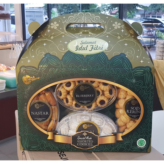 

Limited Parcel Kue Lebaran/Idul Fitri Hampers Apple Donut Bakery - Assorted Baru!