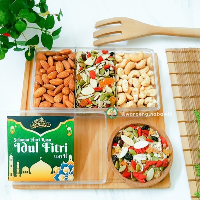 

Limited Hampers Idul Fitri / Parcel lebaran / Paket Sekat 3 C Mix Seed Frui Baru!