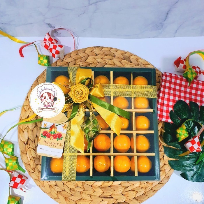 

Limited DM - PAKET IDUL FITRI NASTAR WISMAN PREMIUM ISI 25PCS KUE LEBARAN Baru!