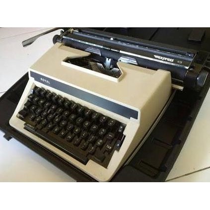 ROYAL 13" Inch JAPAN model - Mesin Tik/Mesin Ketik Manual