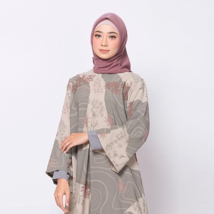 Zm Zaskia Mecca - Luny Cream Dress - Jelita Indonesia - Edisi Maluku