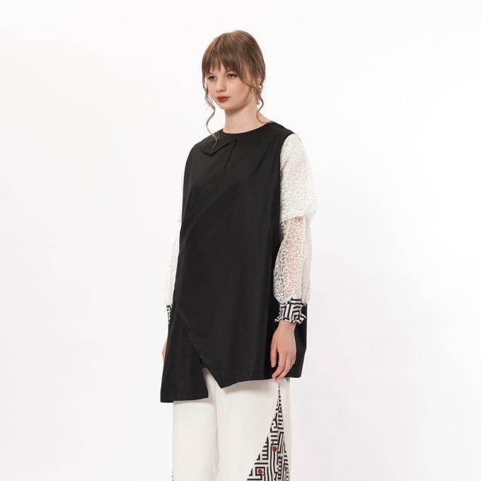 Nona X Tities Sapoetra Dara Tunic Black