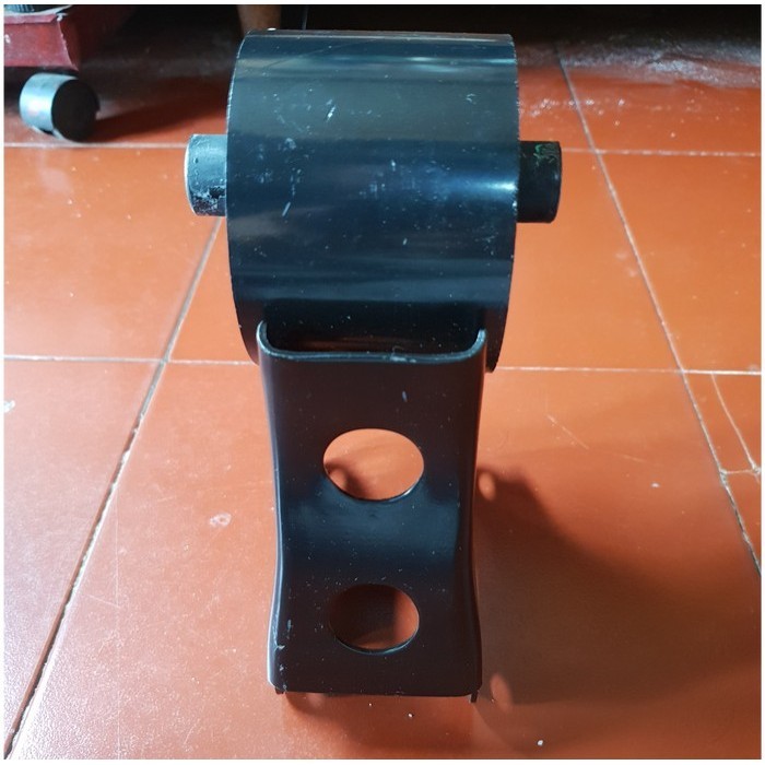 Engine Mounting Belakang Nissan Serena C24