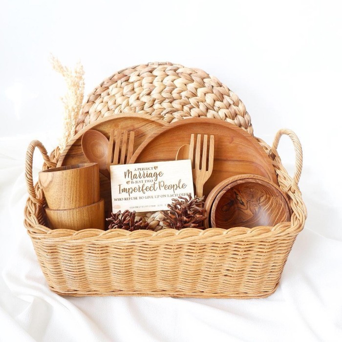

Hampers Set Kayu Alat Makan Lengkap Di Rumah Wedding/Birthday Gift