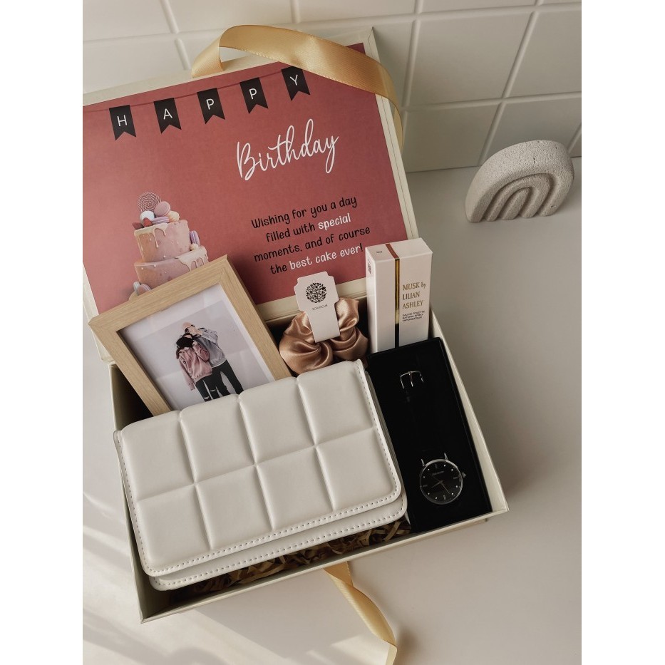 

Kadopedia Gift Hadiah Kado Ulang Tahun Wanita Istri Kado Wisuda (Ut26)