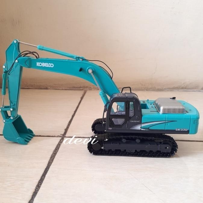 Miniatur Excavator Alat Berat Kobelco Sk330