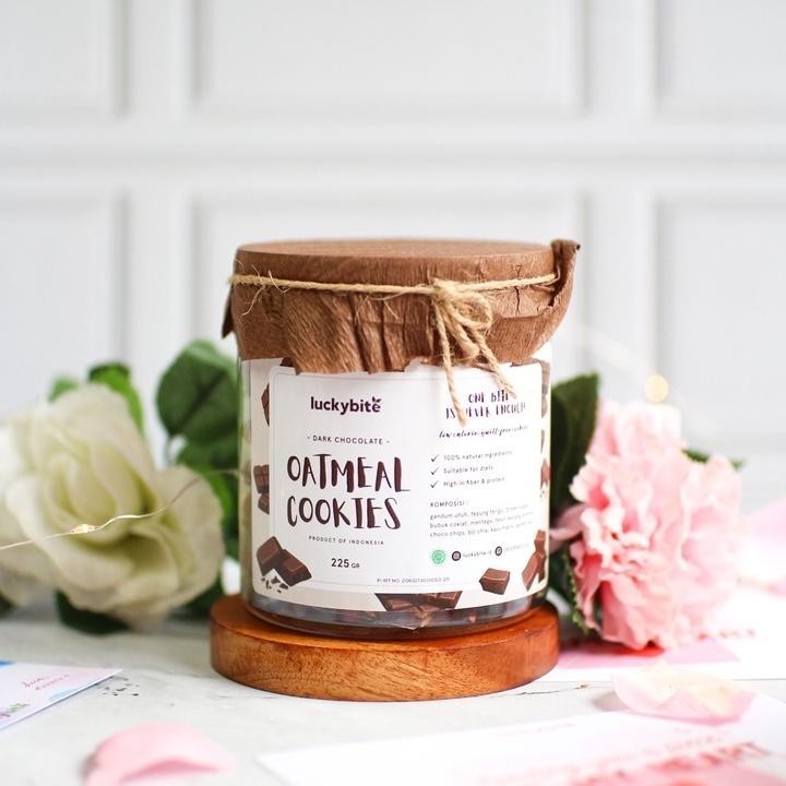 

Valentine Hampers / Hampers Valentine / Kado Valentine / Valentine'S Gift - Oatmeal Cookies 2 Jar + Free Greeting Card + Pita Diskon