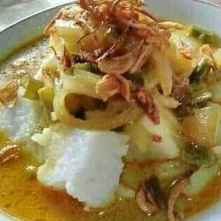 

Lontong sayur / ketupat sayur