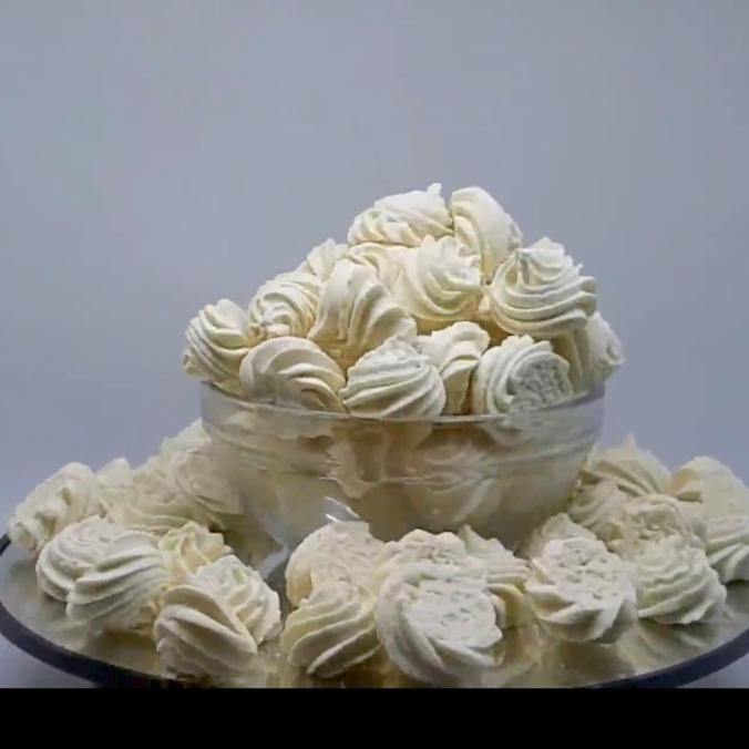 

Best Seller Kue Sagu Keju Berat Limited Edition
