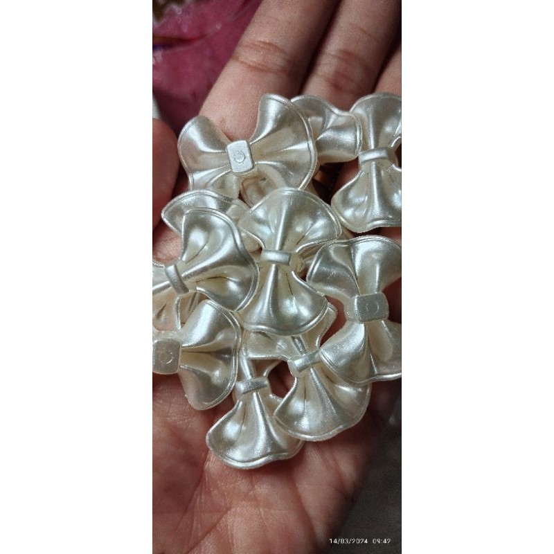 setengah pon manik BW