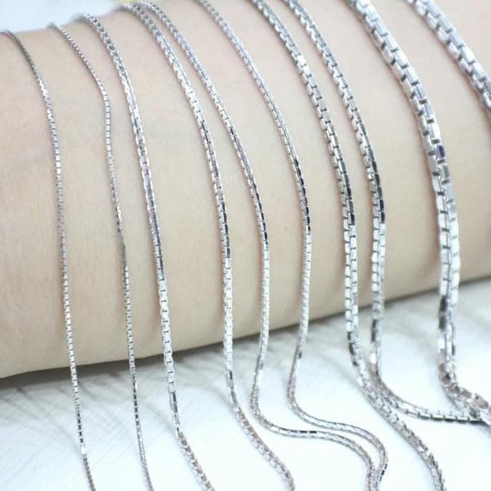 Kalung Emas Putih 750 Italy Santa Emas 18K