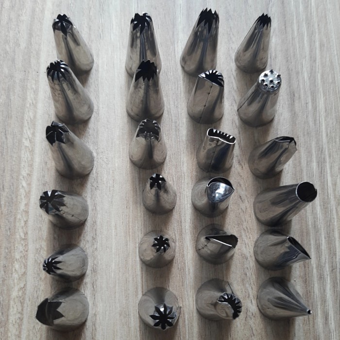 ><><><] Spuit Set 24Pcs Spuit Penghias Kue Cetakan Kue Semprit