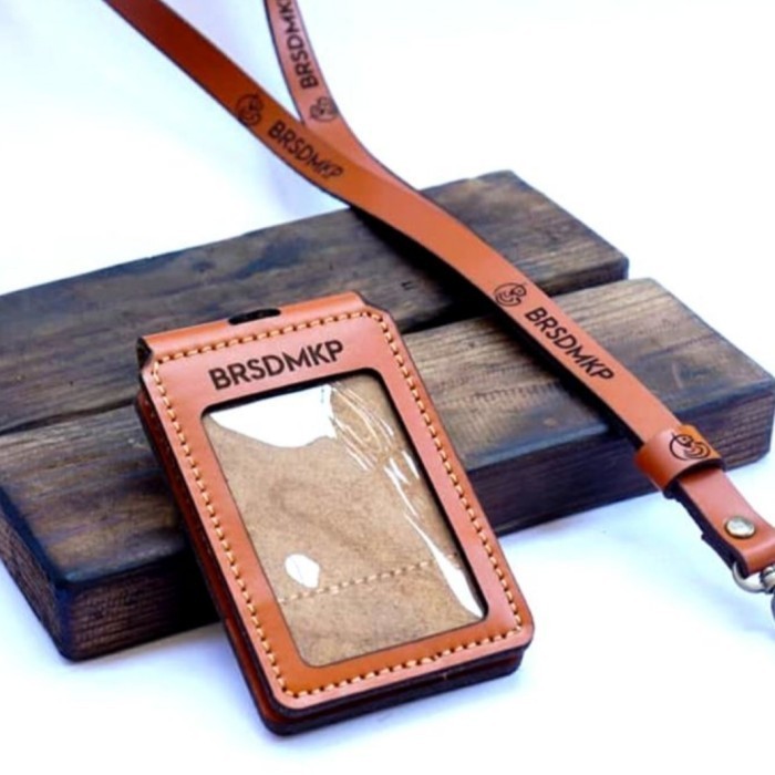 

BARANG TERLARIS NAME TAG KULIT, ID CARD HOLDER KULIT FLIP MAGNET, NAME TAG ID CARD