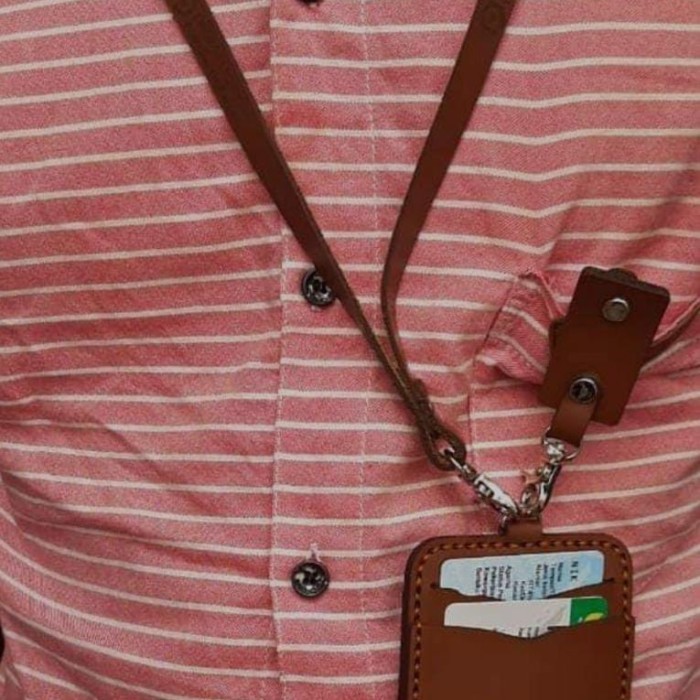 

BARANG TERLARIS NAME TAG KULIT CUSTOM, ID CARD HOLDER KULIT, GANTUNGAN ID CARD KULIT