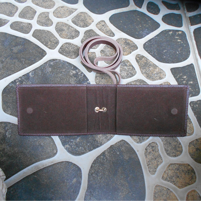 

BARANG TERLARIS Card Holder Double Magnet Double Emboss