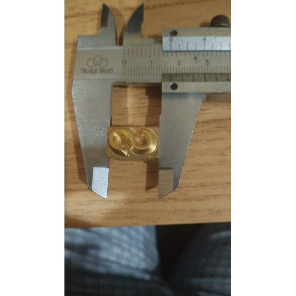 huruf angka alat stempel ban listrik