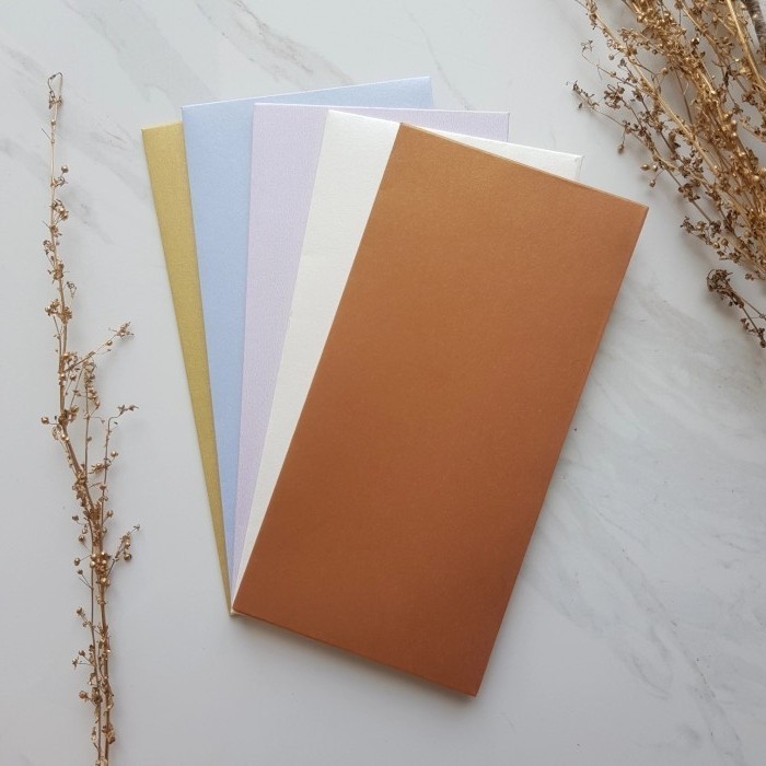 

Terlaris Amplop Uang Polos Jumbo / Angpao Polos Fancy Paper / Amplop Gaji SALE