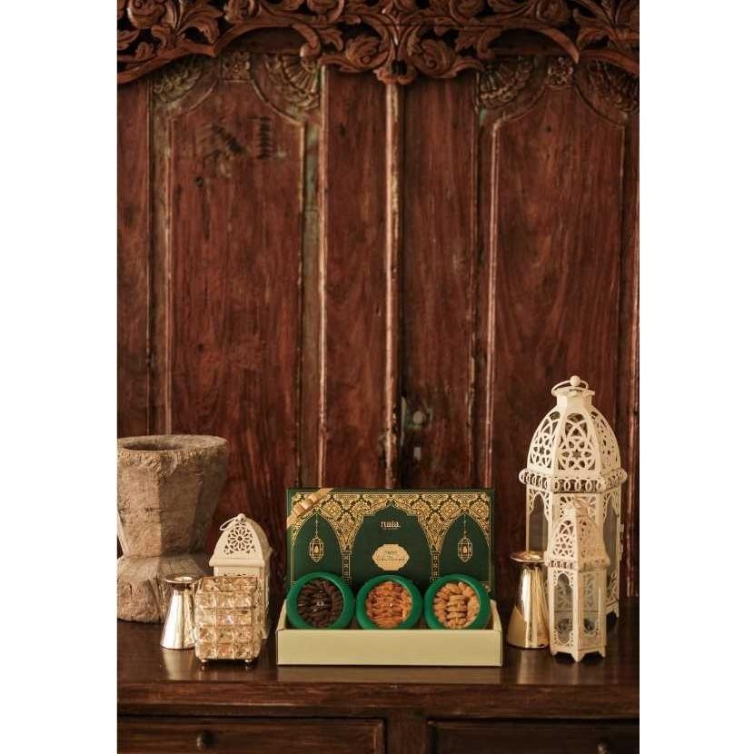 

CR - NATA LOYAL / SET HADIAH / SET LEBARAN & HAMPERS /PAKET KUE KERING ISI 3 TERLARIS