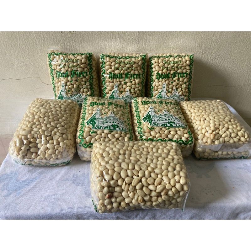 

kacang kupas 500 gram