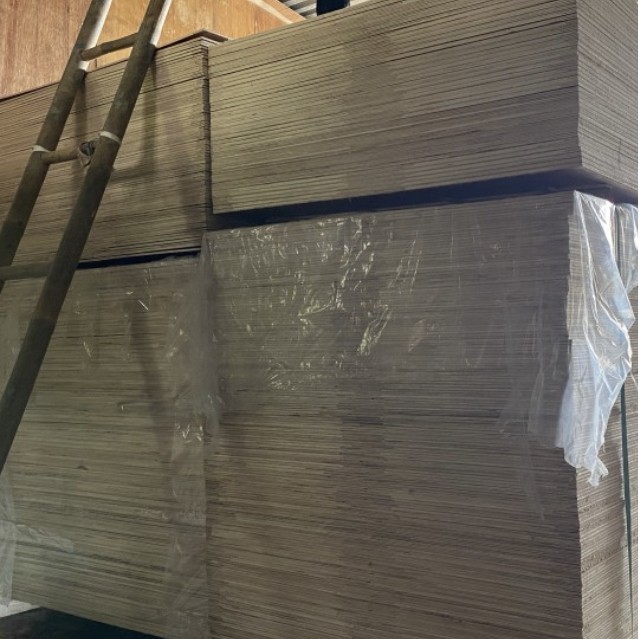 TRIPLEK 3 MM TUNAS ALBA PLYWOOD