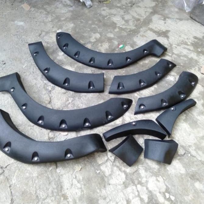 Over Fender Mitsubishi Kuda