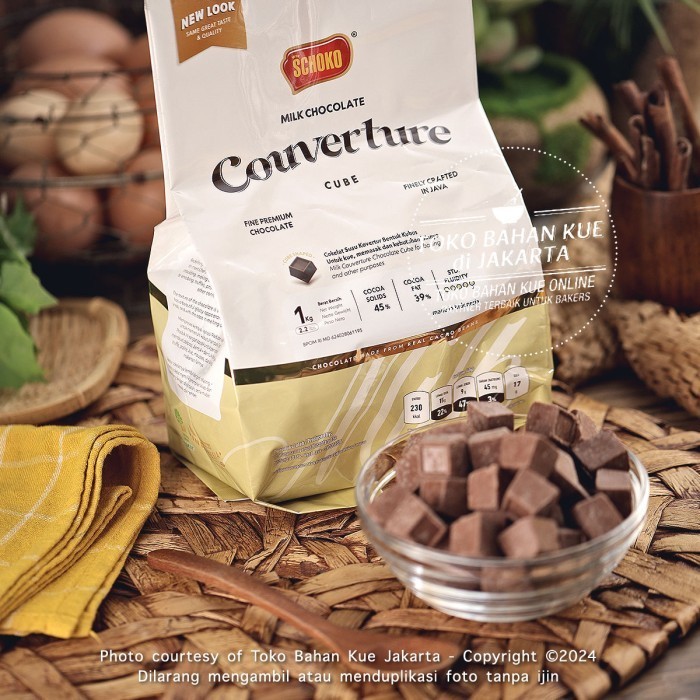 

Ready Schoko Chocolate Milk CUBE 500gr Couverture Coklat Dadu Baking Susu