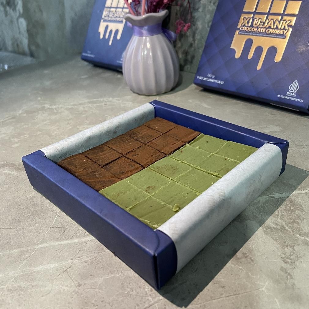 

Xiujank Nama Mix Matcha Milk Chocolate