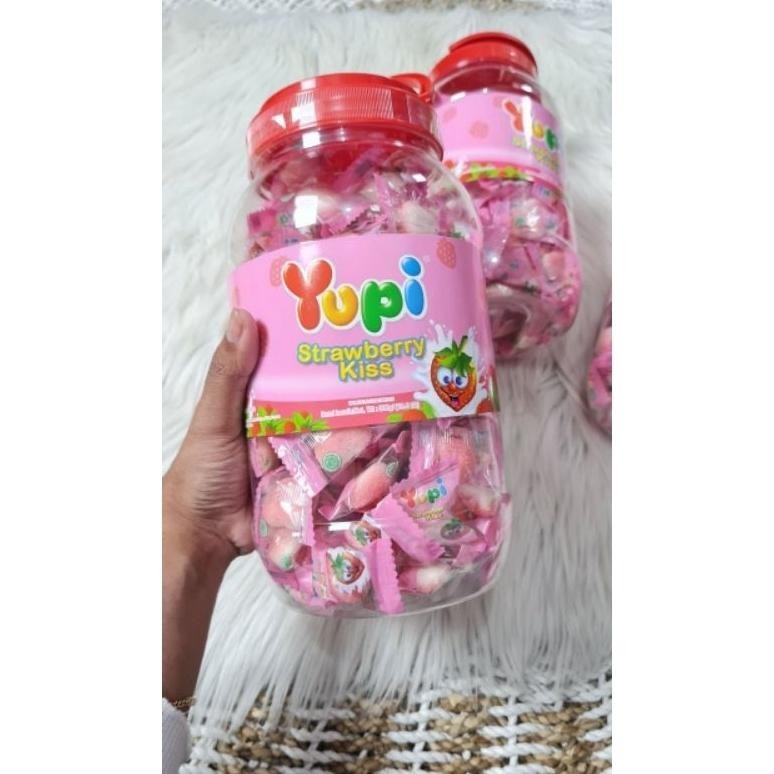 

Permen Yupi Strawberry Kiss Toples 300 Gr