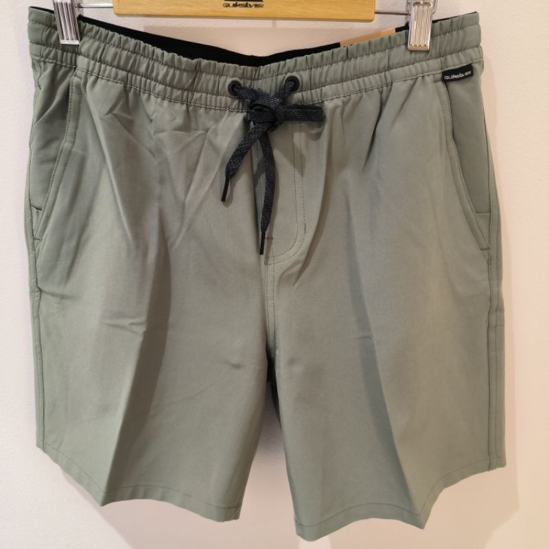 CELANA PENDEK QUIKSILVER TAXER