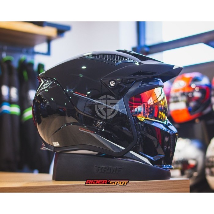 HELM MOTOR MT HELMET STREETFIGHTER SV S GLOSS BLACK ECE 22.06 ORIGINAL