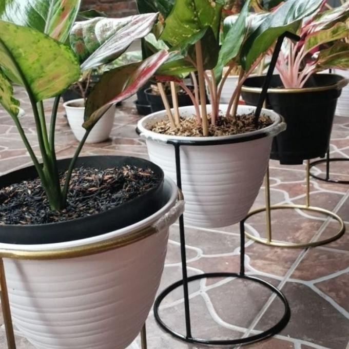 UKURAN POT 20/STANDING POT BESI/RAK BUNGA BESI/RAK BUNGA MURAH/2 KAKI