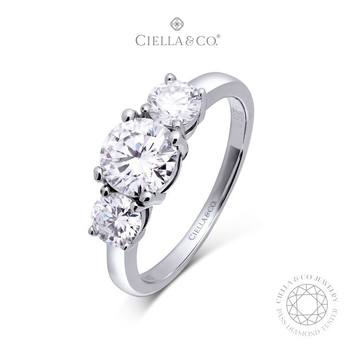 Cincin Moissanite - Ciella & Co. Three Stone Ring Diamond