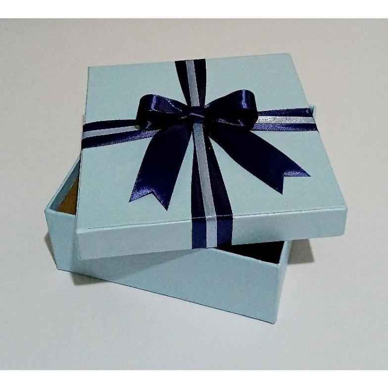 

TERLARIS BOX KADO, HAMPER BOX, BOX GIFT Hard box, gift box, kotak kado berpita h-4