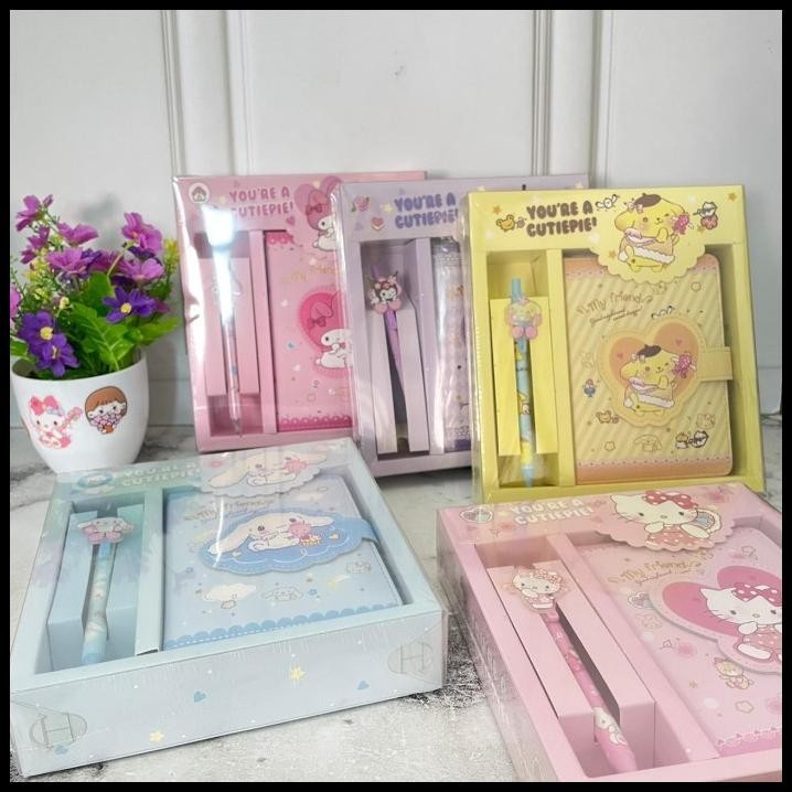 

GRATIS ONGKIR PAKET 2 IN 1 BOX SANRIO GIFT SET SANRIO BUKU TULIS + PULPEN SUPER LUCU !!