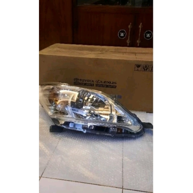 Headlamp kanan Toyota Innova 2012-2015 original baru