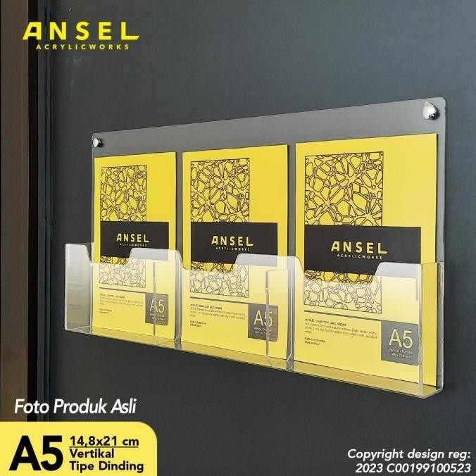 

Tempat Brosur Akrilik Dinding Gantung Holder - 3 Kantong A5 - Tipe D3 Kualitas Premium