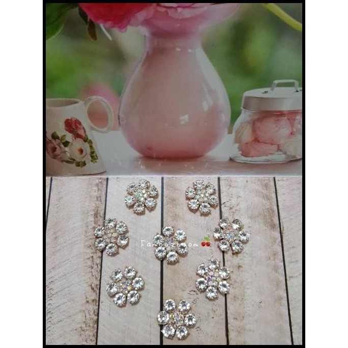 

TERBARU GOLD TONE RH CRYSTAL FLOWER (BAHAN DECO) FOR DECO CASE