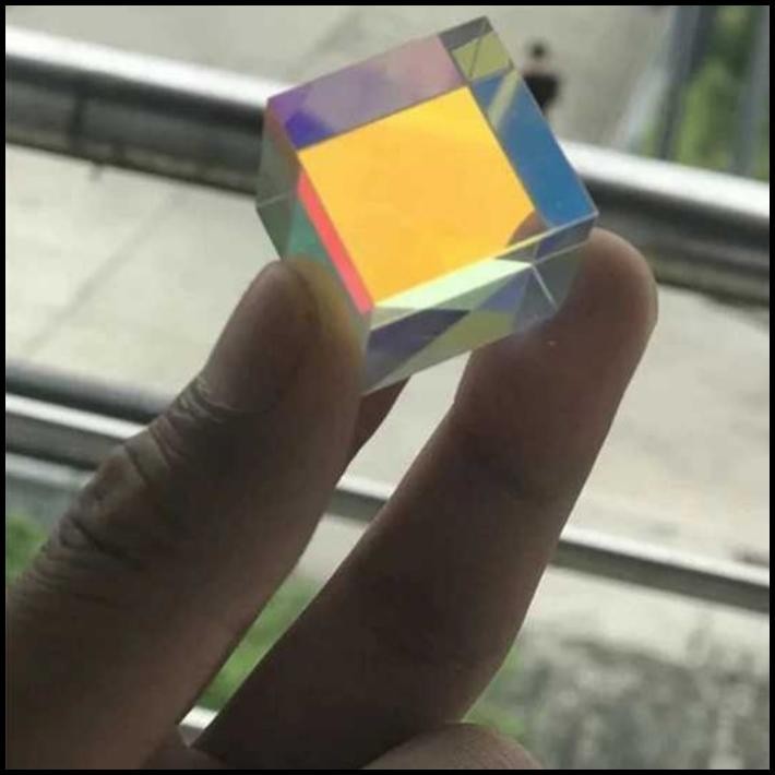 

HOT DEAL PRISM SIX SIDED BRIGHT LIGHT COMBINE CUBE OPTICAL GLASS CMY COLOUR !!!!