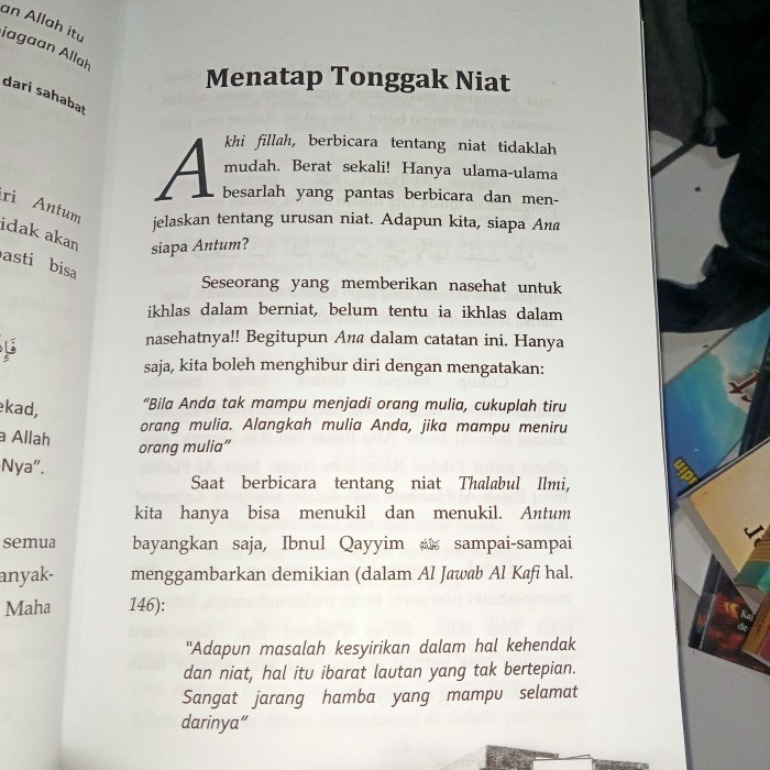 

Buku Duri Kelabu Menuntut Ilmu Perjalanan Panjang Tanpa Batas