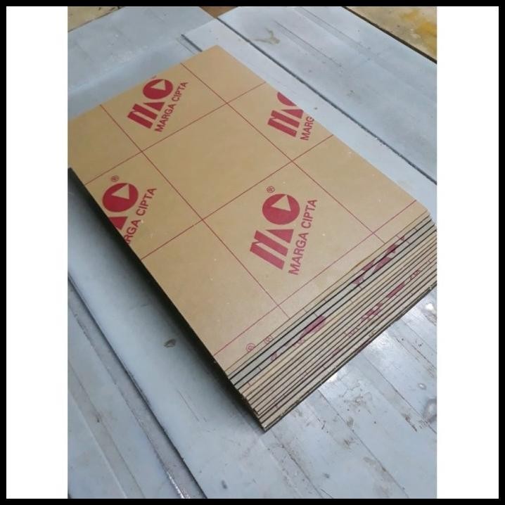 

BEST DEAL AKRILIK LEMBARAN/ACRYLIC 2 MM A4 (21CM X 30CM) !!!!!!