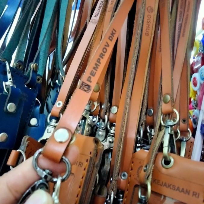 

Nametag Id Card Holder Pemprov Dki Asli Kulit Premium Murah Baru