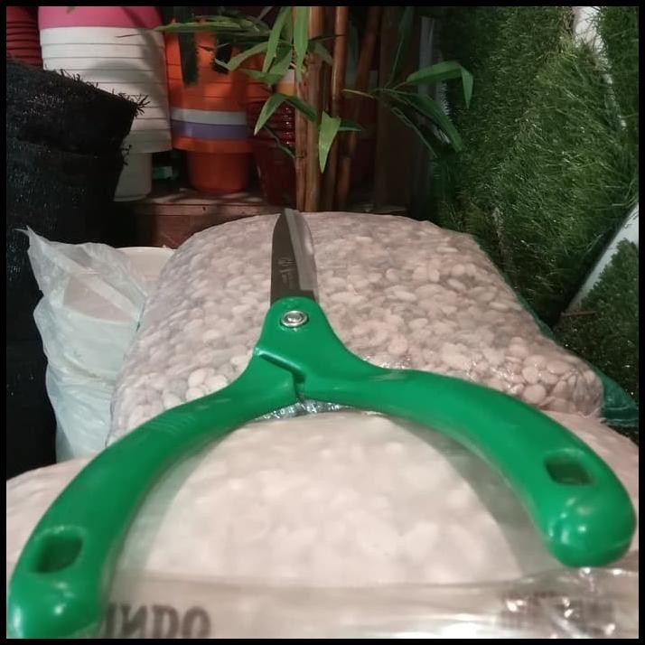 GUNTING RUMPUT GUNINDO//ALAT PERTAMANAN