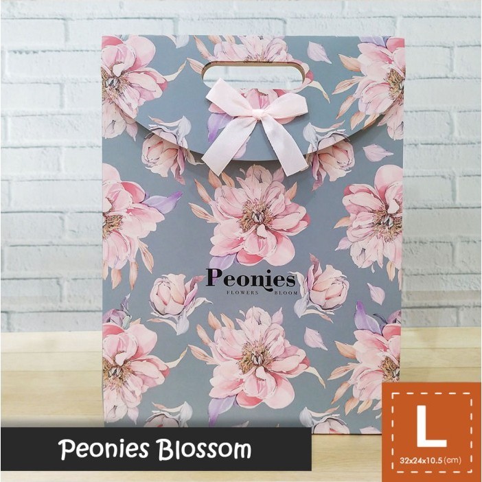 

Paper Bag Pita Motif Ukuran L / Tas Kertas Kado - BLOOM