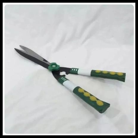 TERLARIS GUNTING RUMPUT TAJAM