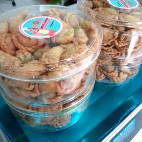 

Kue Lebaran Pastel Isi Abon