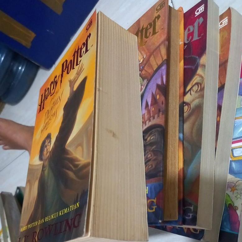 ed-7 NOVEL HARRY POTTER. BHS INDONESIA. ORIGINAL BEKAS Original